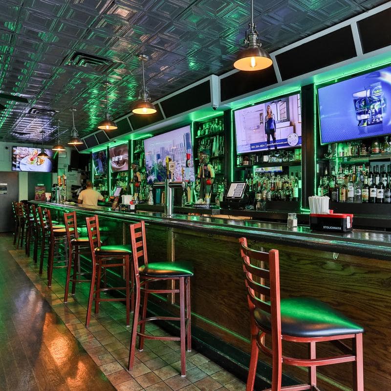 Alex Lounge Bar & Grill